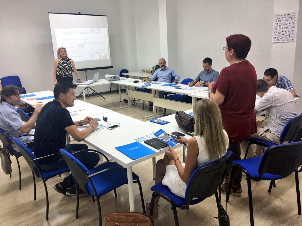 Referencia_2's tweet photo. Hoy inauguramos equipo de #PremiumNetworking en #Murcia 😊
#soynetworking https://t.co/X8X45eEYHm