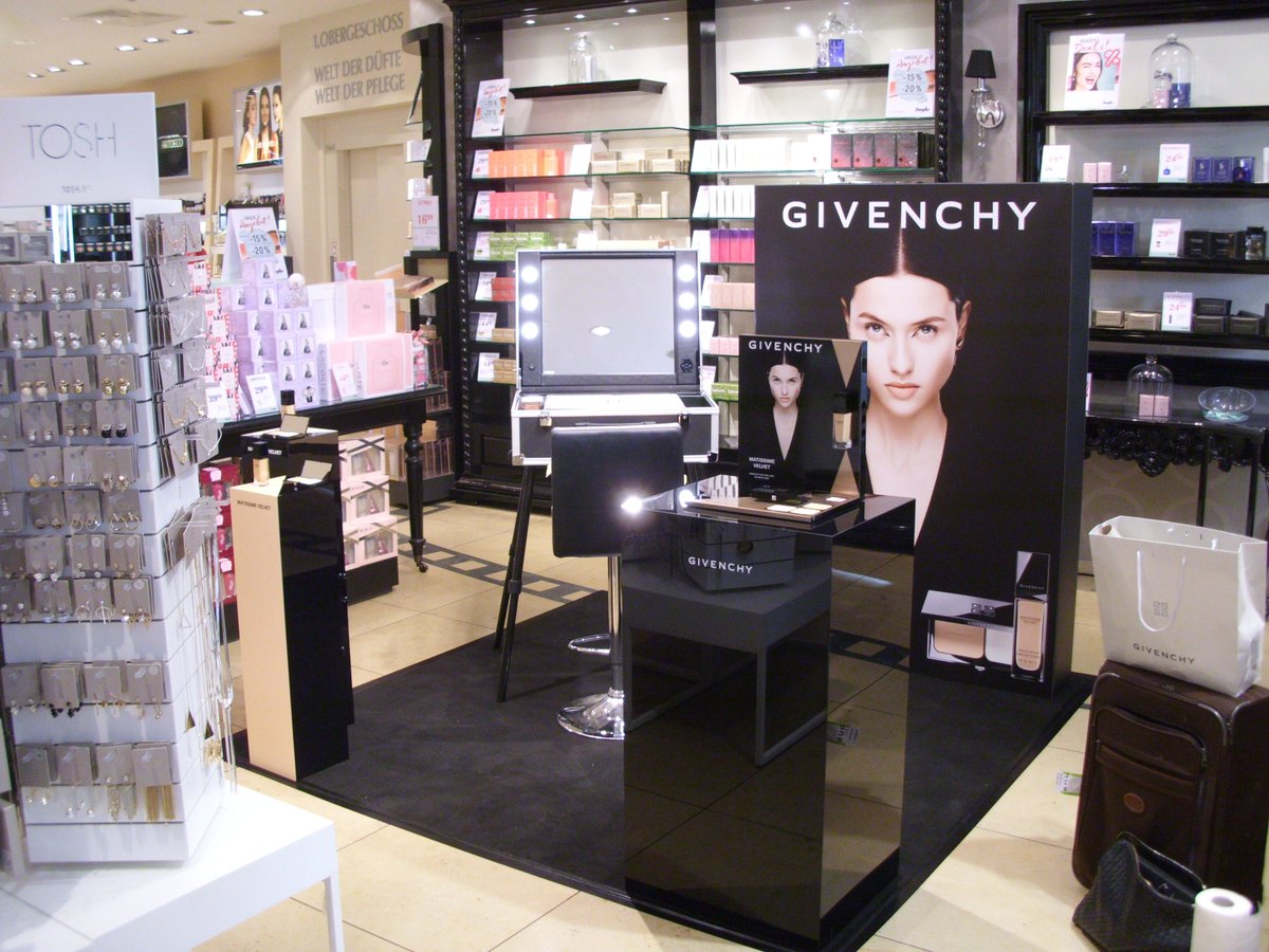 VM #visualmerchandising #beauty #makeup 