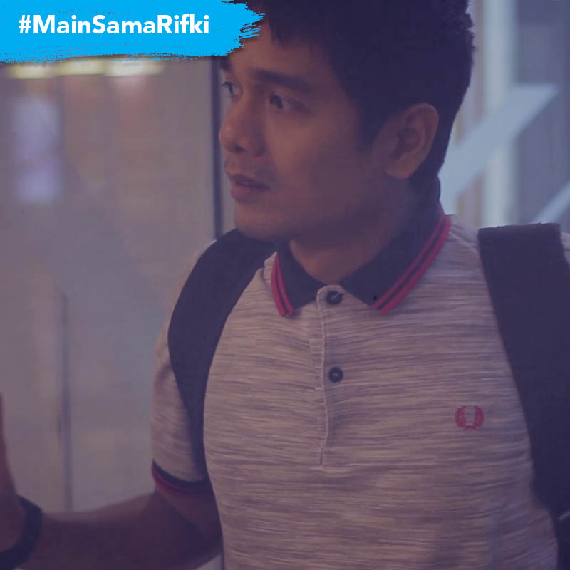 MNCPlayID's tweet photo. Awal2 masuk kuliah ada aja kejadian konyol yg dialami Rifki. Ya maklum namanya juga mahasiswa baru di kampus. #MainSamaRifkiEps2 https://t.co/2mDMxmJwLM