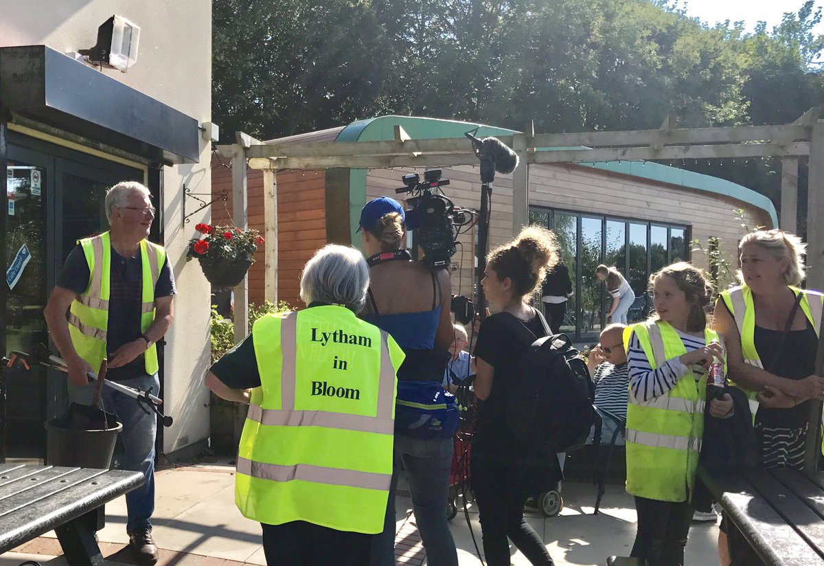 pv4ulytham's tweet photo. It's judging day @NWIBofficial Well done @Lytham_in_Bloom volunteers for your hard work. It looks fantastic! See you all @pv4ulytham soon https://t.co/RN5m6joR9m