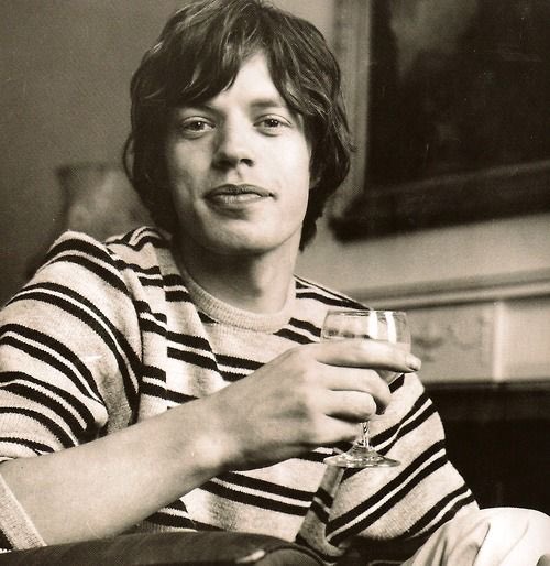 Happy Birthday to Mick Jagger ! 
A Great British frontman born on this day in 1943. 