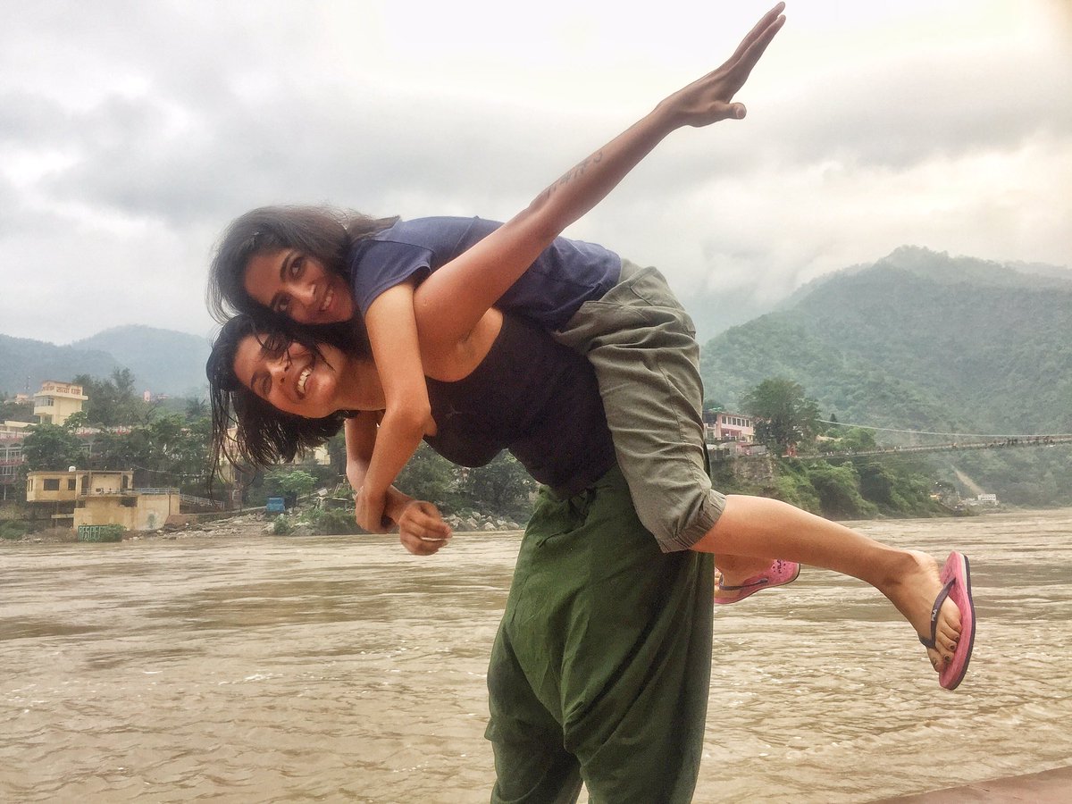 jainsonia6's tweet photo. She's aboard, let's take off!  #bae #bff #soulmate #friendsforever #magicportion #LiveLife https://t.co/z6L9QozrLG
