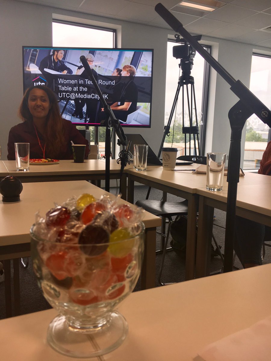 LynnieBMW's tweet photo. Round table &amp; great female collaboration w cal to action  #womenintech @UTCMediaCityUK w @kirstystyles1 @TrishkeatingMcr @Kirstydevlin1 https://t.co/BmQIU98Lju