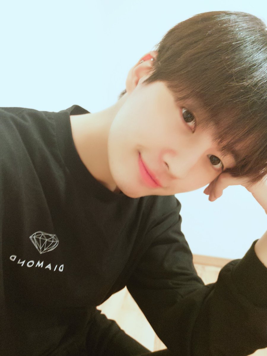 UP10TION's tweet photo. [#고결] 힘내라고♥ https://t.co/LUfVcot3gc