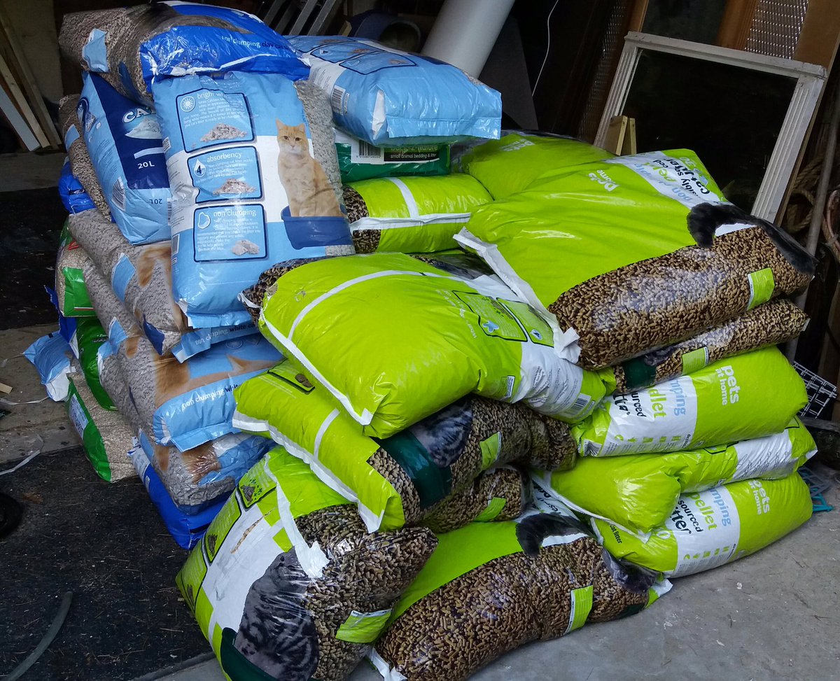 MawsCats's tweet photo. Thank you @Support Adoption for Pets for our pallet of cat litter which we will find very useful. #rescueacatorkitten https://t.co/jgwplpca9t