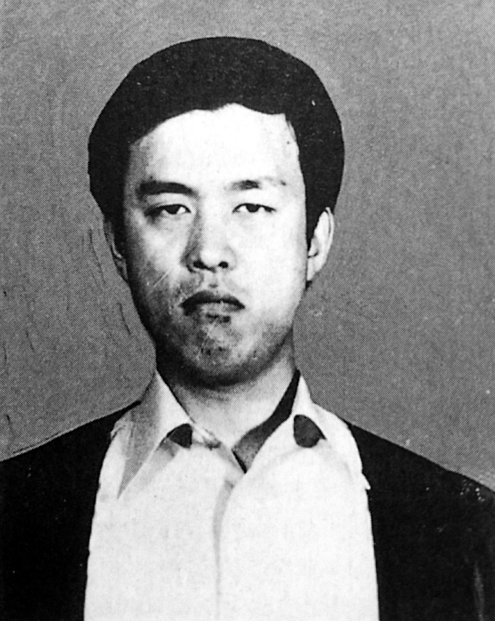 東アジア反日武装戦線bot 準備中 片岡利明 東アジア反日武装戦線のメンバー 1948年生まれ 法政大学lクラス闘争委員会に参加 後に東アジア反日武装戦線となる 職業訓練校で会得した技術で爆弾製造の中心的存在となり 多数の爆破テロに関与 75年に