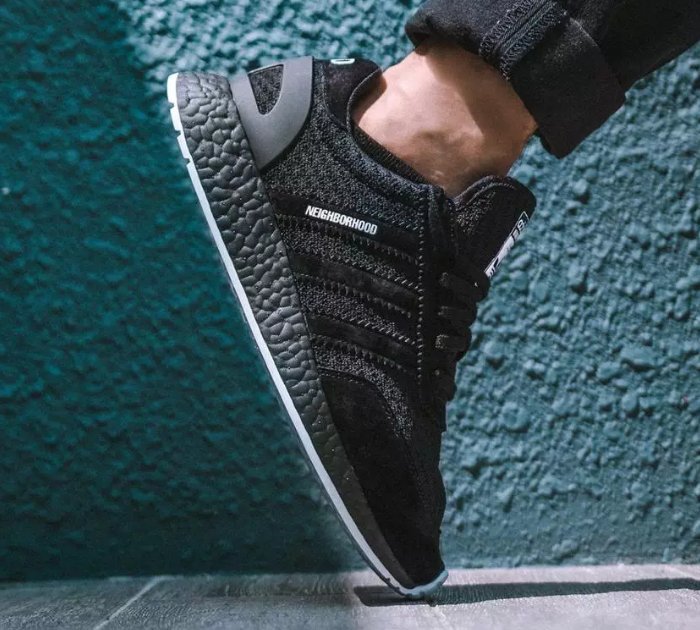 jgermantr3's tweet photo. Si alguien me encuentra un enlace para comprarme estas zapatillas, le invito a unas copas 
#AdidasinikiNEIGHBORHOOD  Black https://t.co/AobNTVxxgS