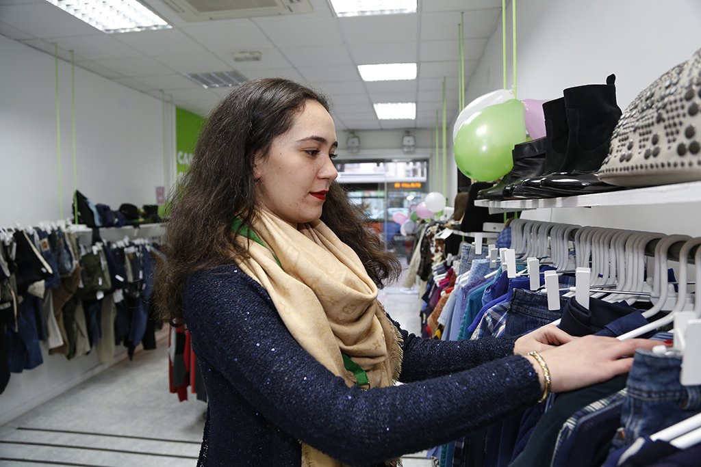 Una nueva forma de colaborar: compra ropa de segunda mano o dona la que ya no usas #TiendasSegundaOportunidad ow.ly/DexN30dMesj