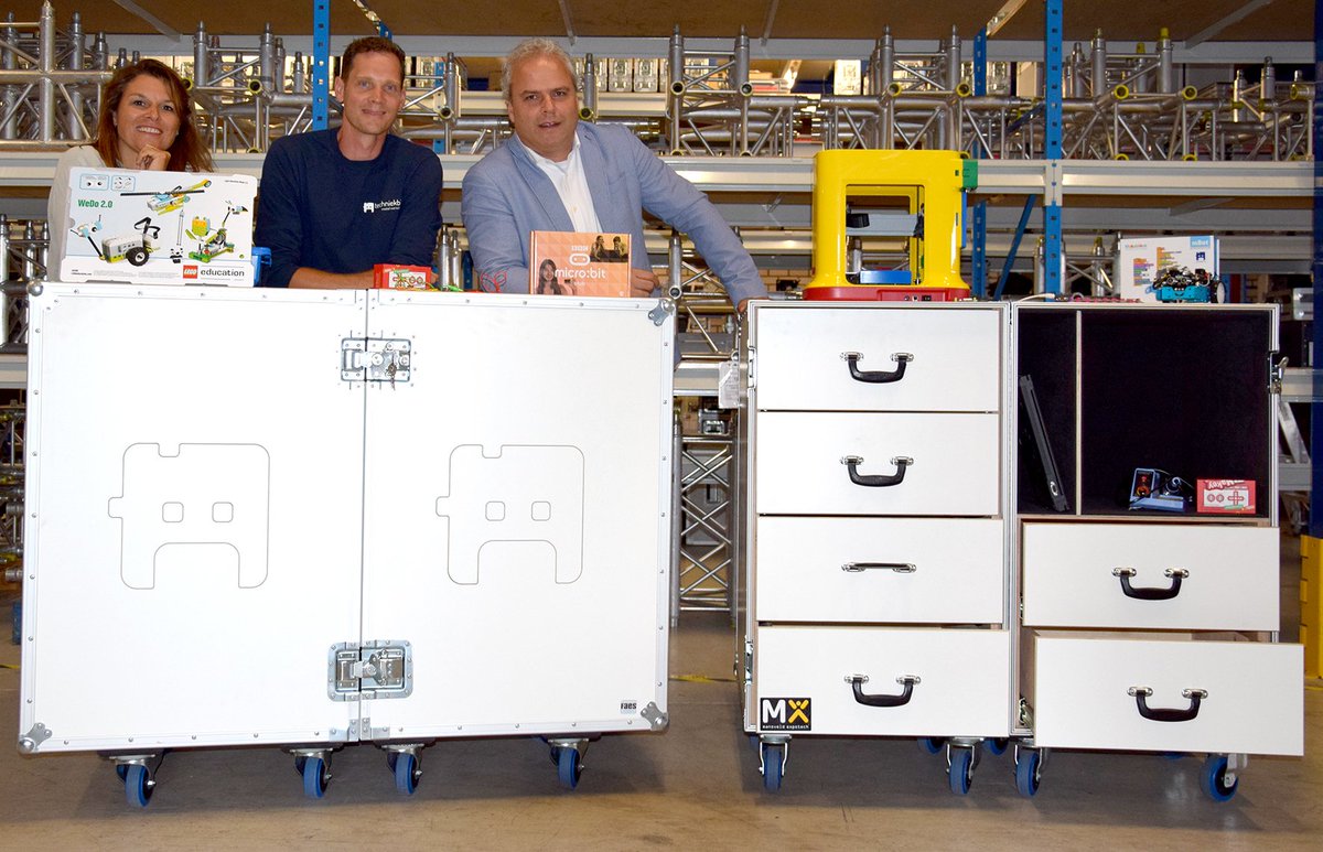 Ons mobiele leenlab is klaar voor gebruik in schooljaar 2017-2018  techniekbieb.nl/mobiel-technie… Thanks <a href="/Lay3rsEindhoven/">LAY3RS Smart Industry Solutions</a> <a href="/mxnewslive/">Mansveld Expotech</a> @Rabo_EV