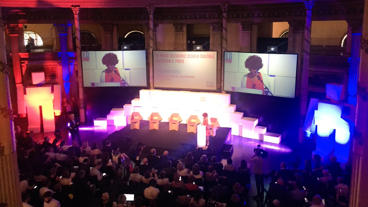 SimonePuksic's tweet photo. Oggi a Roma si parla di Scuola Digitale con @valeriafedeli #PNSD noi siamo qui come #fvg #scuoladigitalefvg #ddayfvg #goonfvg #idfvg https://t.co/1PwP7TeyBN