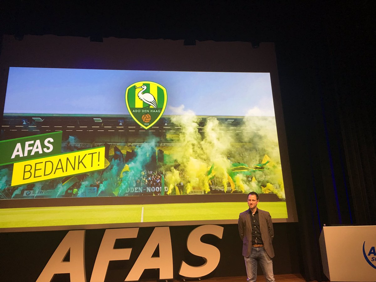 VisscherRobin's tweet photo. Wauw te gek! @ThomasTijssen rockt, persoonlijkheid en humor tijdens jouw eindpresentatie Succesbeheer! @AFAS https://t.co/Ul9wIRcICo
