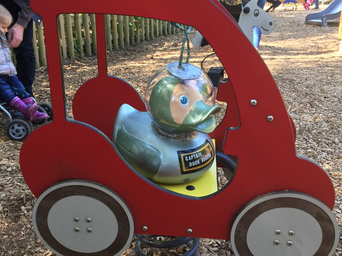 ShredDuckRogers's tweet photo. I've been driving in my car, it's not quite a Jaguar #madness #lyrics #GNDR17 @norwichduckrace https://t.co/QLUv5pyVBA