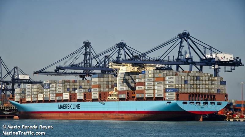 Zephyrus_Zephyr's tweet photo. @DeAndereKijk @Samanth40204327 @navy_girl1974 Ze kunnen aardige grootte aan in Chili tegenwoordig. Maersk gaat "om de Zuid", blijft de #POSecco lekker gekoeld onderweg #helemaalheteinde https://t.co/PszqcfI5VJ