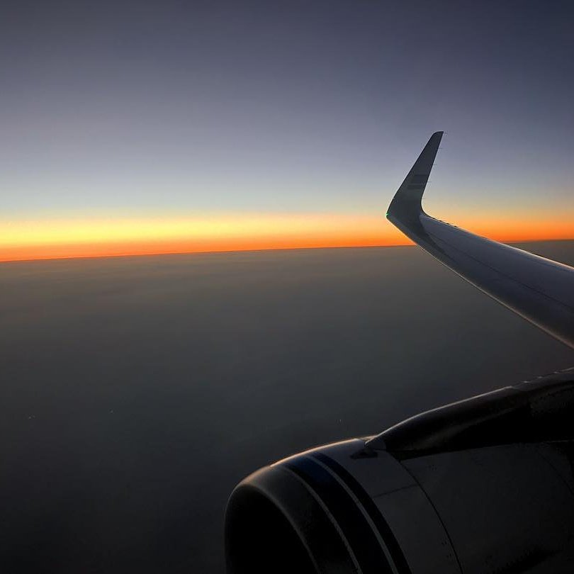 KuwaitAirways's tweet photo. Taking a moment to enjoy the sunset over the horizon. Thanks for sharing @smalduwaisan
#iflykuwaitairways # #bluebird #kuwaitiya https://t.co/mDR13MlrMB