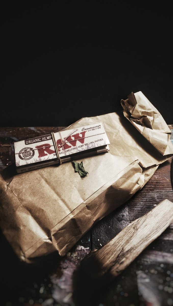 RoastedAndBaked's tweet photo. The #good #morning stush! πΏπ₯πΏ π― #PaloSanto & #Meditation ! #Rawpapers #Smoke #Stonernation #Lemonize #Photography #StayLit #ROASTEDANDBAKED https://t.co/2nbil3w7JV