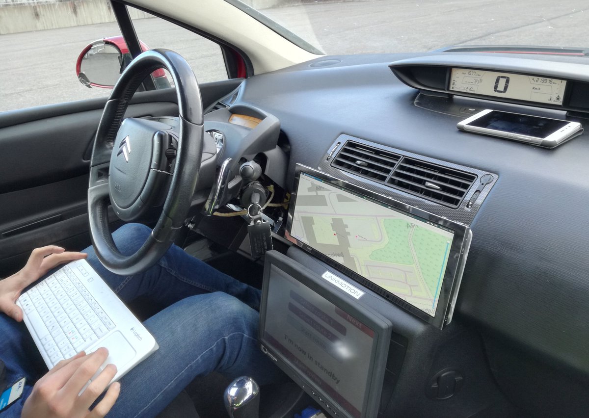 VTTFinland's tweet photo. #Robottiautot tuskin valtaavat katujamme yhdessä yössä. @matti_kutila #VTTBlogi #autonominenliikenne https://t.co/PCJG12xzTO https://t.co/Pk6tVdOiJx