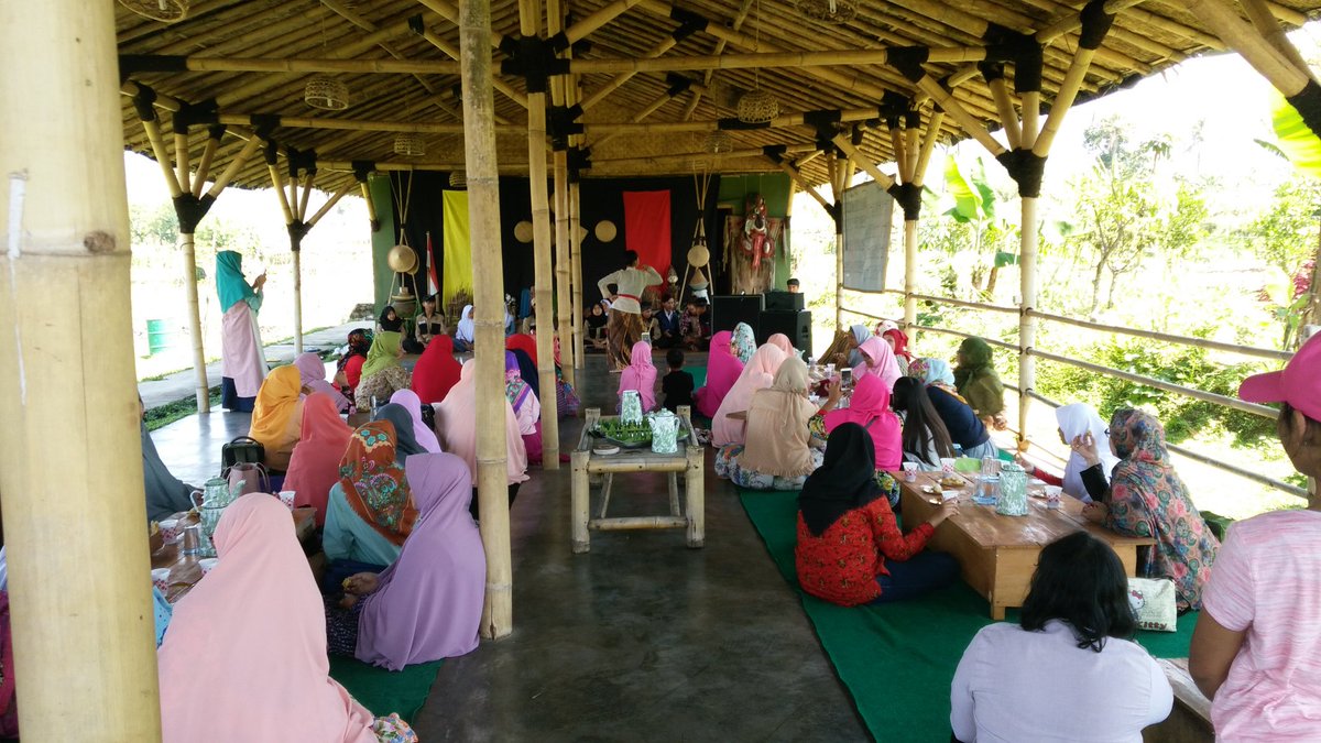 NdeKampung's tweet photo. Rombongan  bekasi https://t.co/8siX95zy4y