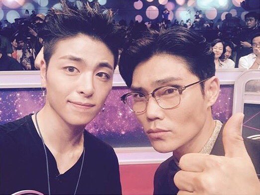 CherryZenz's tweet photo. น่ารักกกก ออมม่าอัปป้าก็ไปเชียร์ 😍😍 #withikonic #FROMJUNE https://t.co/lA6ZTJJZkp