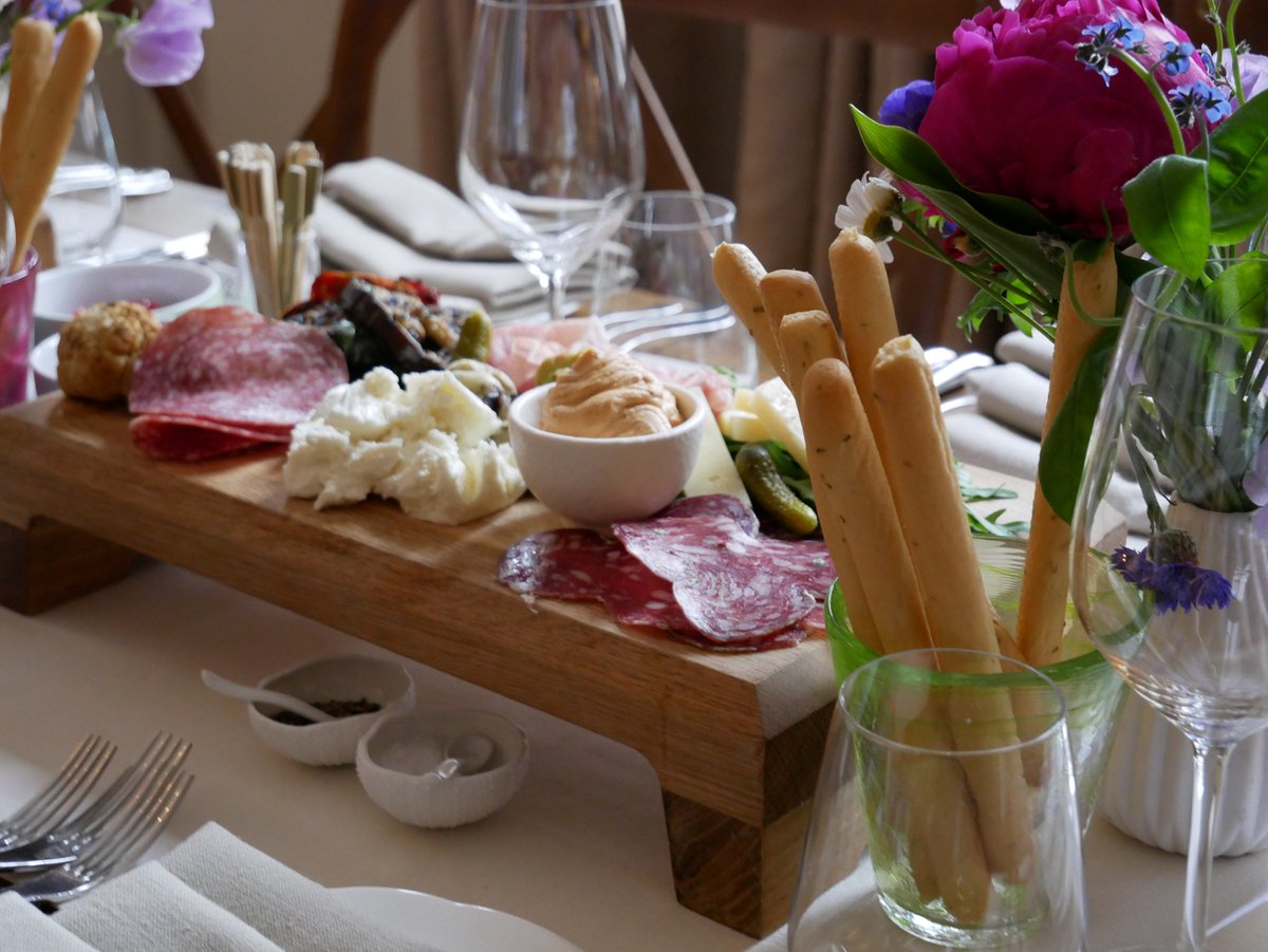 ThePieManEvents's tweet photo. Like sharing? 

Our Antipasti boards have proven to be a huge hit this summer for those wanting a more social/relaxed starter. https://t.co/8vyFJ5pJ4X