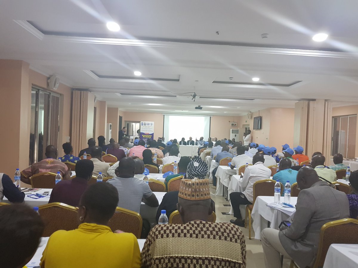 FMEnvng's tweet photo. @UNDPNigeria @UNIDONigeria @UNIDO Mr Etinnne Gonin of @UNDP presents an update on Refrigeration & Air Condition Sector Report & Strategy #HCFCsNG https://t.co/oVX0MFxWiC