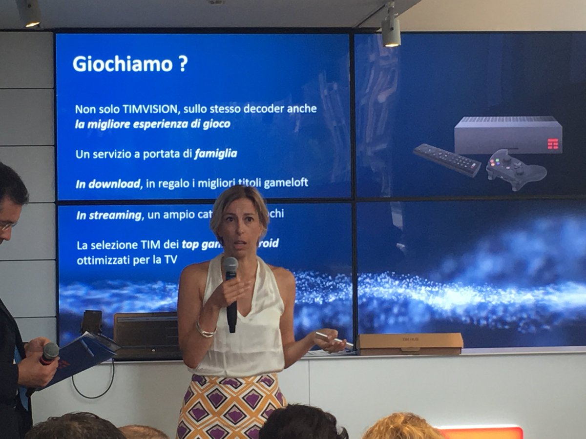 GruppoTIM's tweet photo. "Qualità e semplicità: il decoder TIM BOX integra il mondo della TV a quello del gaming" - @la_bisca. 
#TIMSmartLife https://t.co/A2lkHh3Iks