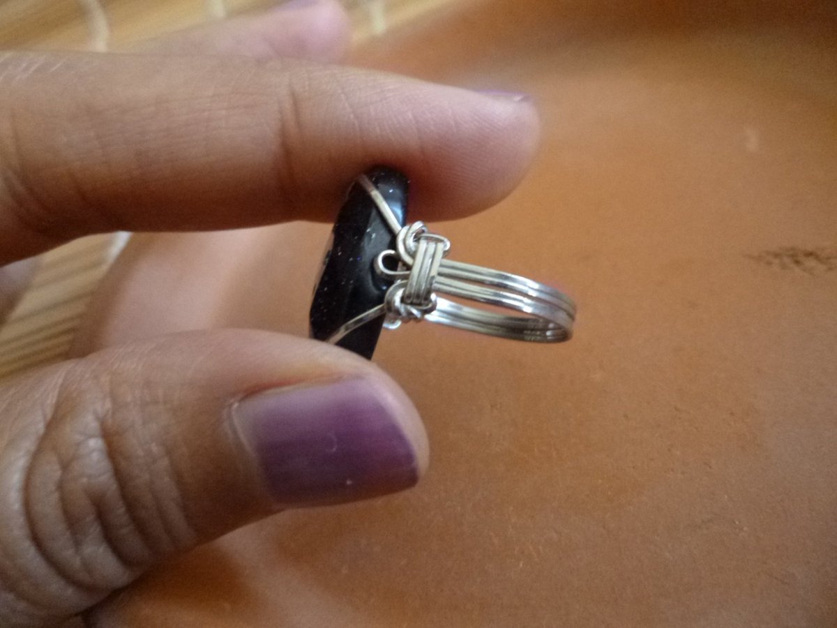 Wired dark blue sparkling ring tuppu.net/5aeb2e16 #Three #Two #Sparkles