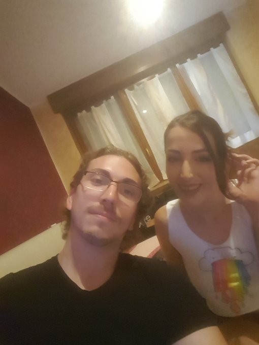 Foto pre scena con @gothicswat89 @liz__rainbow  @LunaDarkHot  @CapitanoEric @AlaborHard @spicylabPROD<a class="tags" href="/tag/gothicswat89">@gothicswat89</a><a class="tags" href="/tag/liz__rainbow">@liz__rainbow</a><a href="/tag/selfie"class="tags"><span>#selfie</span></a><a href="/tag/sex"class="tags"><span>#sex</span></a><a href="/tag/torino"class="tags"><span>#torino</span></a>