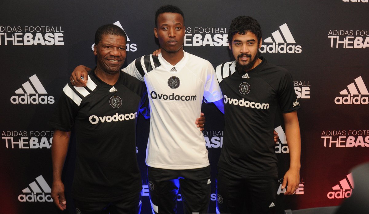VodacomSoccer's tweet photo. Are you satisfied with your team's activity in the transfer market? Tweet us your thoughts. #PSLSigningSeason https://t.co/MENFLlPbXf