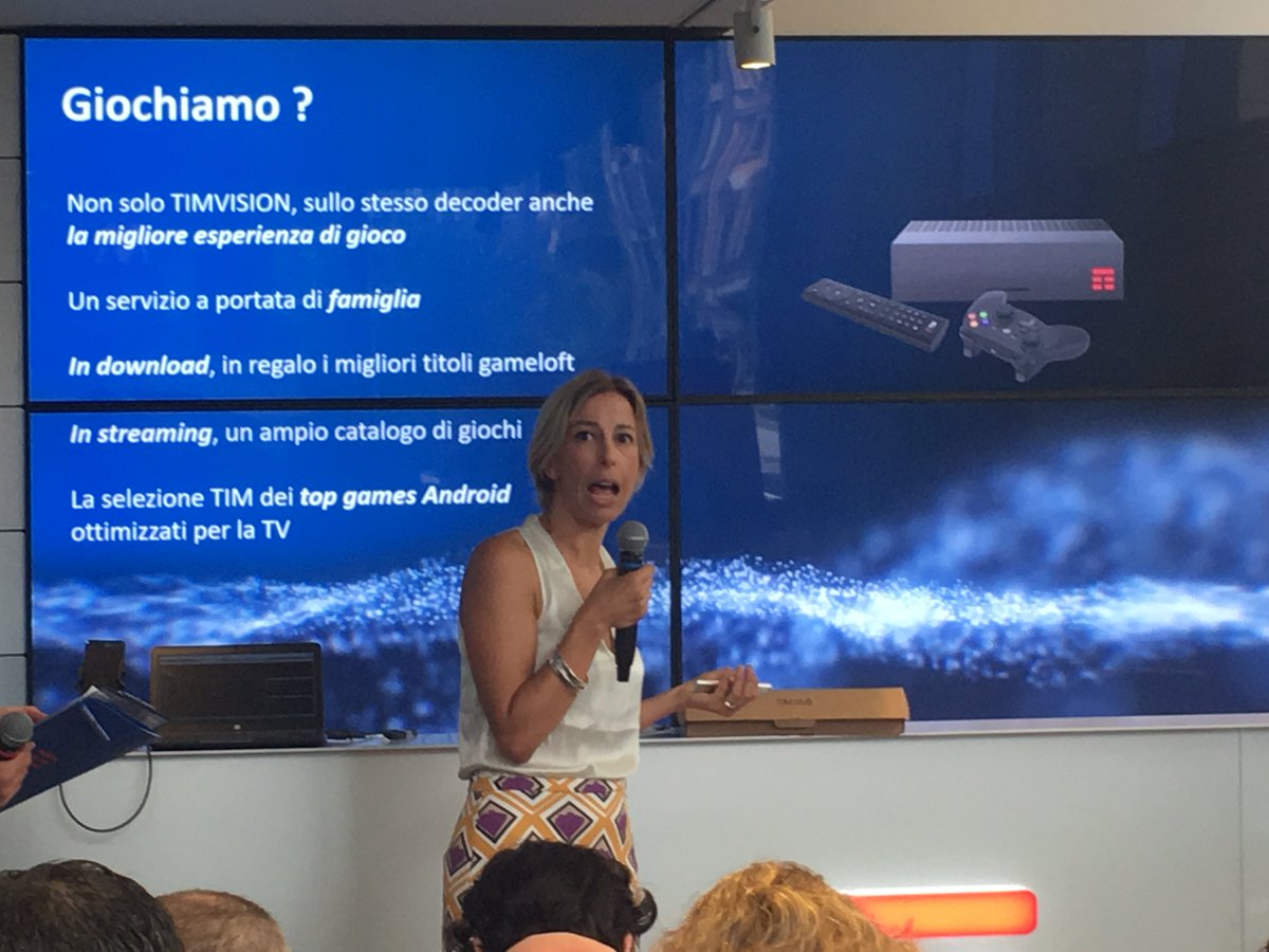 TIM_Official's tweet photo. Daniela Biscarini: “Vogliamo seguire il principio di qualità totale, ma anche della semplicità.”
#TIMSmartLife https://t.co/xzRHKvIayv
