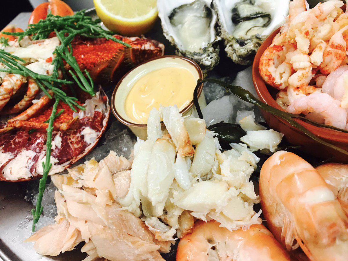 moonandsixp's tweet photo. Oh yeah.. it's back. Seafood platter for two people #seafood #whitby #moonandsixpence https://t.co/lF8WsX4aaZ