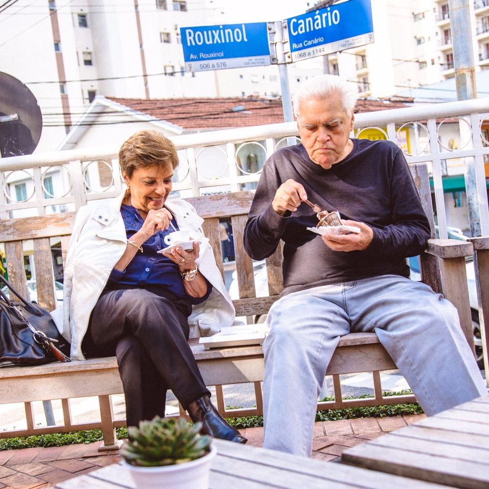 Aproveite que hoje é o #DiadosAvós para retribuir todas as delícias que eles já fizeram pra você! 👵👴