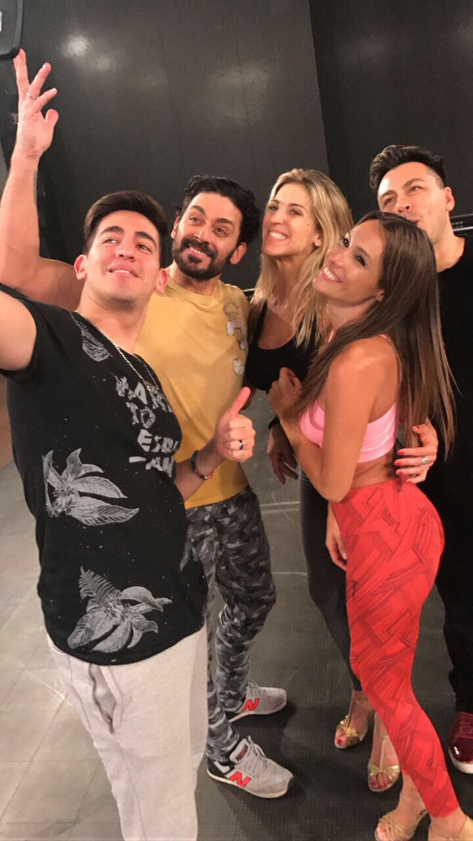 macarinaldi's tweet photo. Salsa en trío!!  @HernanPiquin @aripastocchi @pampitaoficial 💃🕺💃 https://t.co/zNN63p6LAj