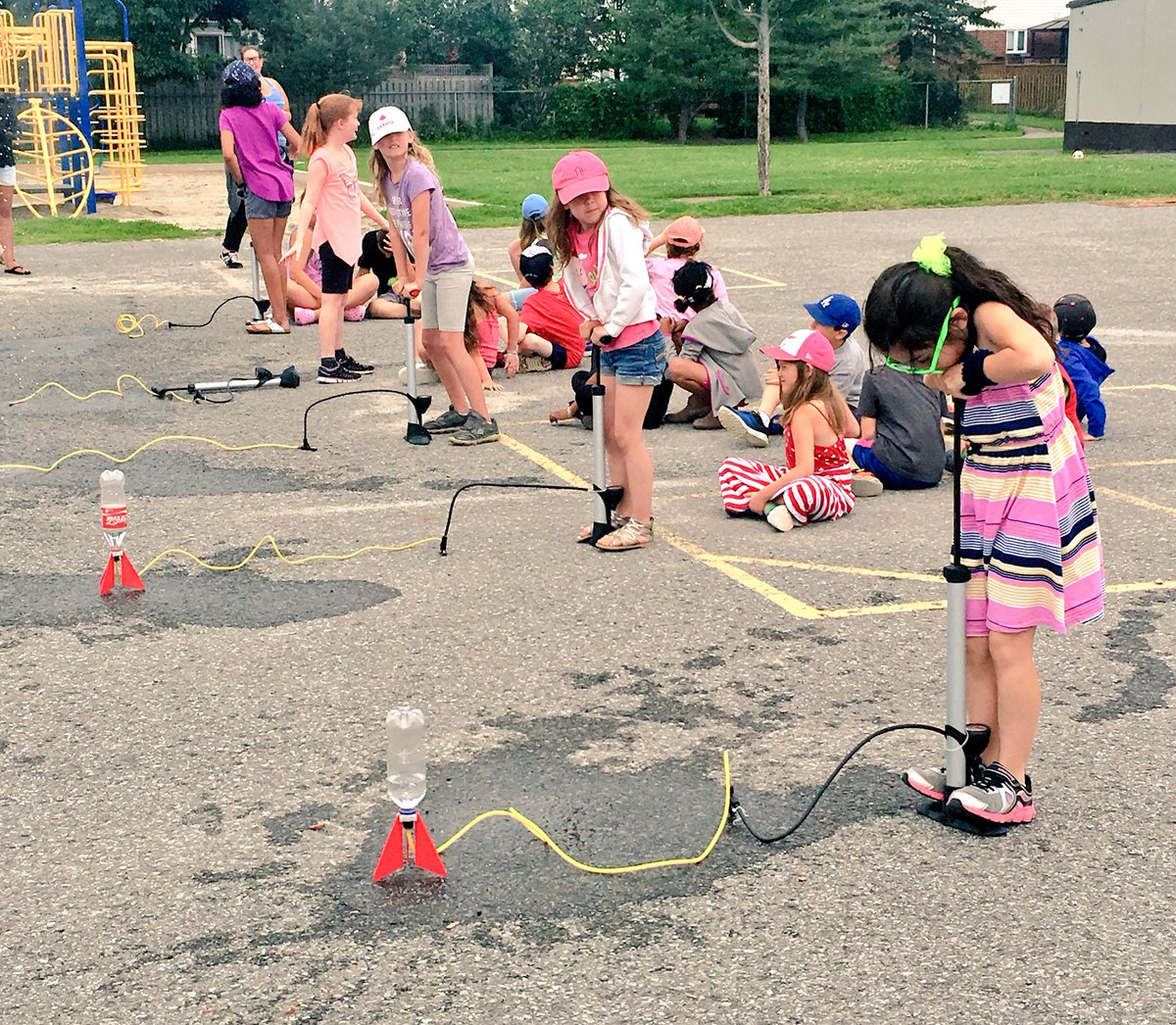 ShorelineELC's tweet photo. Having such a great time with #sciencemobile sky rockets in flight!!!!! #SciTechMuseum ๐ https://t.co/TyIM09o3xm