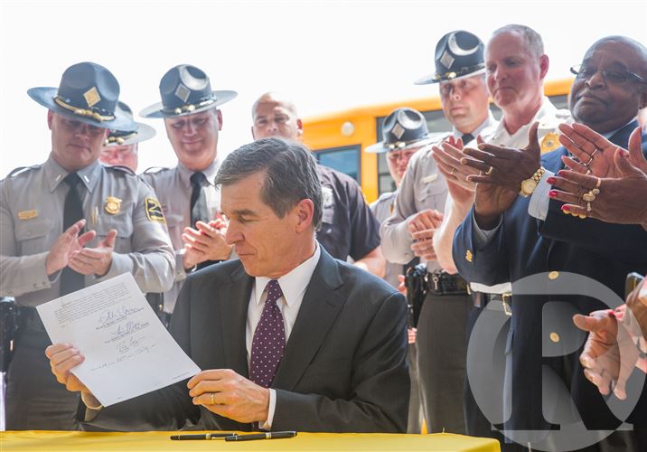 Cameras law targets drivers who pass school buses - Daily Reflector reflector.com/News/2017/07/2…