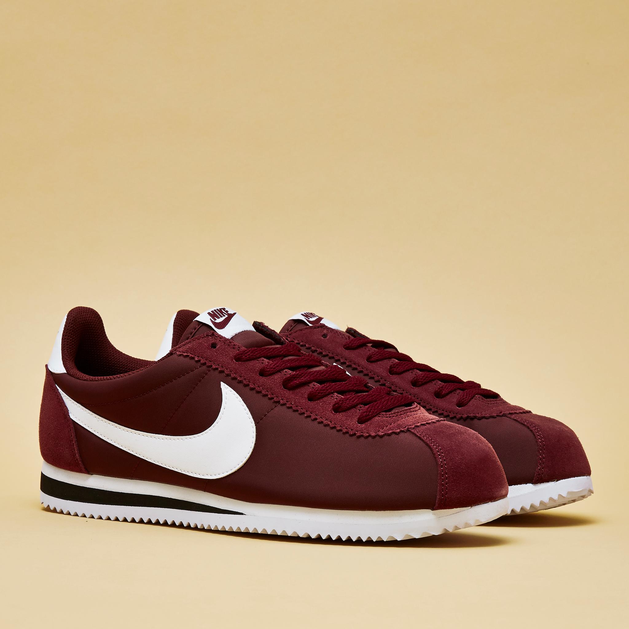 columpio árbitro Anoi OFFICE Shoes on Twitter: "#Shop the @nike Cortez Nylon in dark team red  straight from our link #ownit2017 #nike #cortez https://t.co/73GL7GEdNR  https://t.co/1VJ7VXW6l4" / Twitter