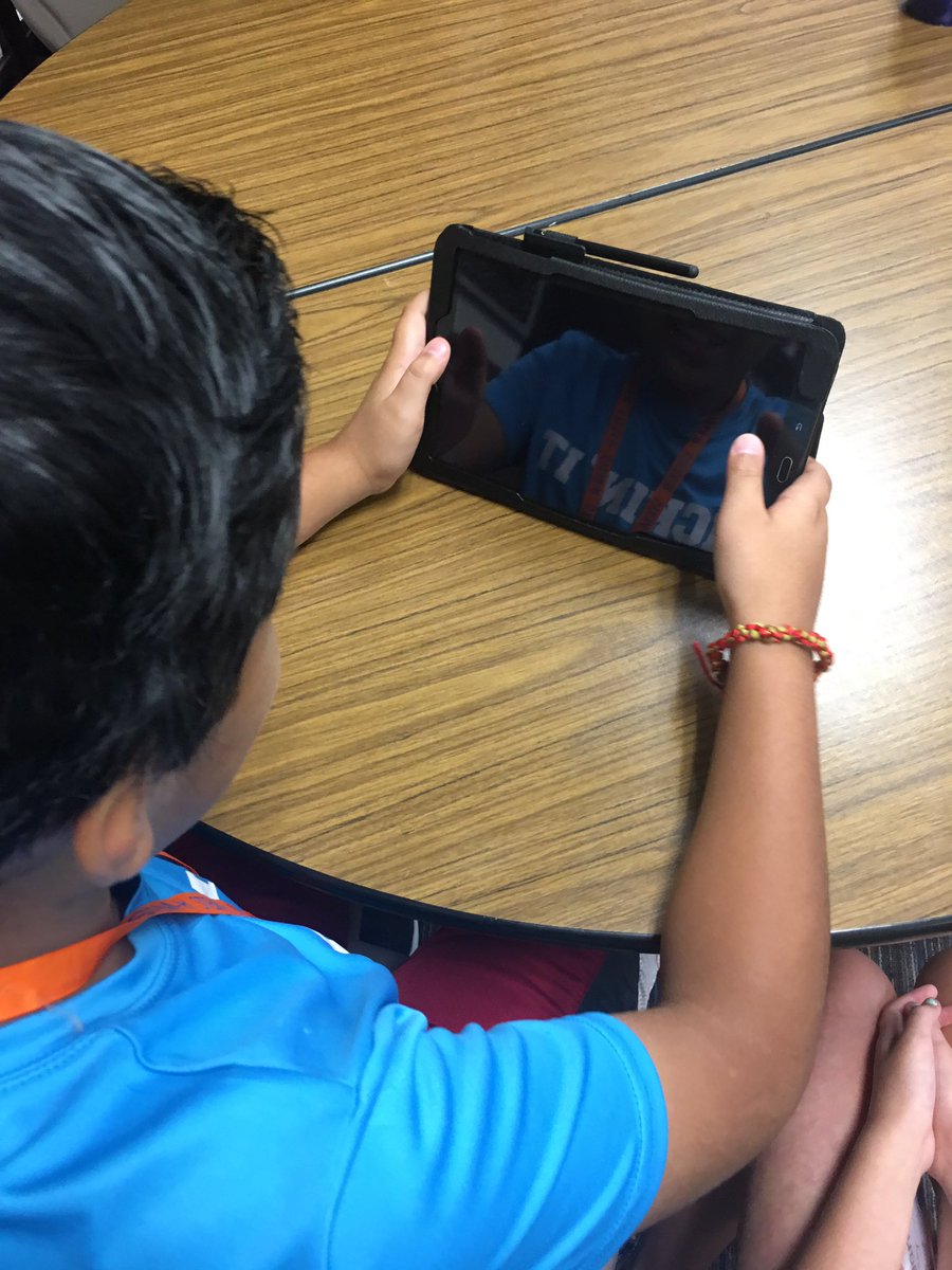 gmlovetolearn's tweet photo. Ss relate #AngryBirds to forces of flight, #equations to balanced forces & model number lines @ParkwaySchools @PLTW_MO @PLTWorg #STEMr https://t.co/FxTXNnyskH