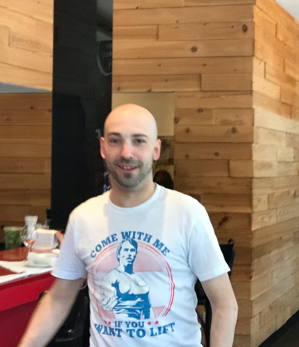 Back at work with this guy <a href="/arturpais514/">artur pais</a> for our #ClassicDoubleShift <a href="/Restotapeo/">RestoTapeo</a> 🇪🇸 #tapas #wine #lunch <a href="/AfonsoV_/">Victor Afonso</a>