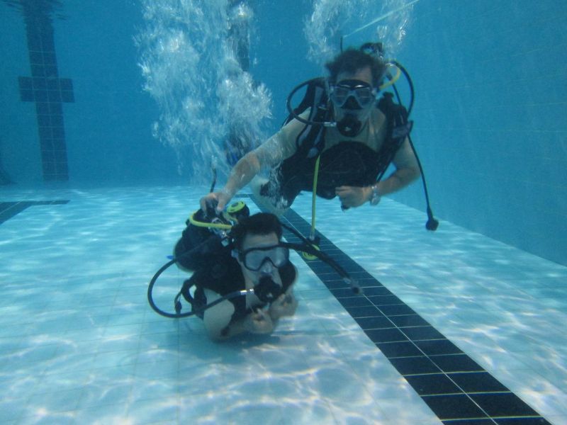 splashaquasport's tweet photo. Vous souhaitez en savoir plus sur le #vidage de masque ? Cet article est pour vous. #plongée https://t.co/IAV98YCBMt https://t.co/Q1Bs0goegE