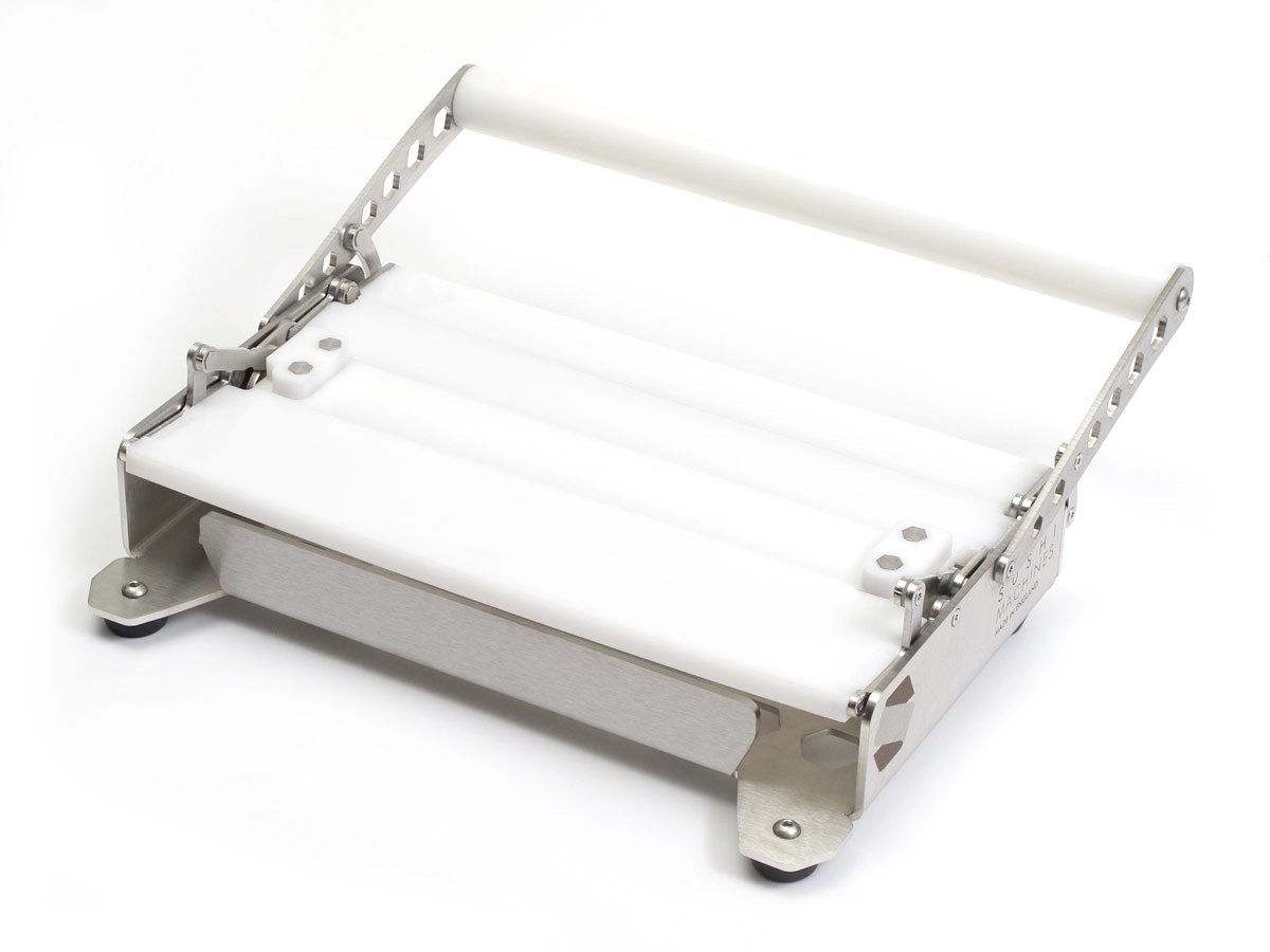 sushisushi_uk's tweet photo. The Roller-35 #SushiMachine Video in Detail https://t.co/H8dn7H55fN #sushi #fastcaual #catering #streetfood #inventions @tradegovuk_food https://t.co/j9v2GZ55CF