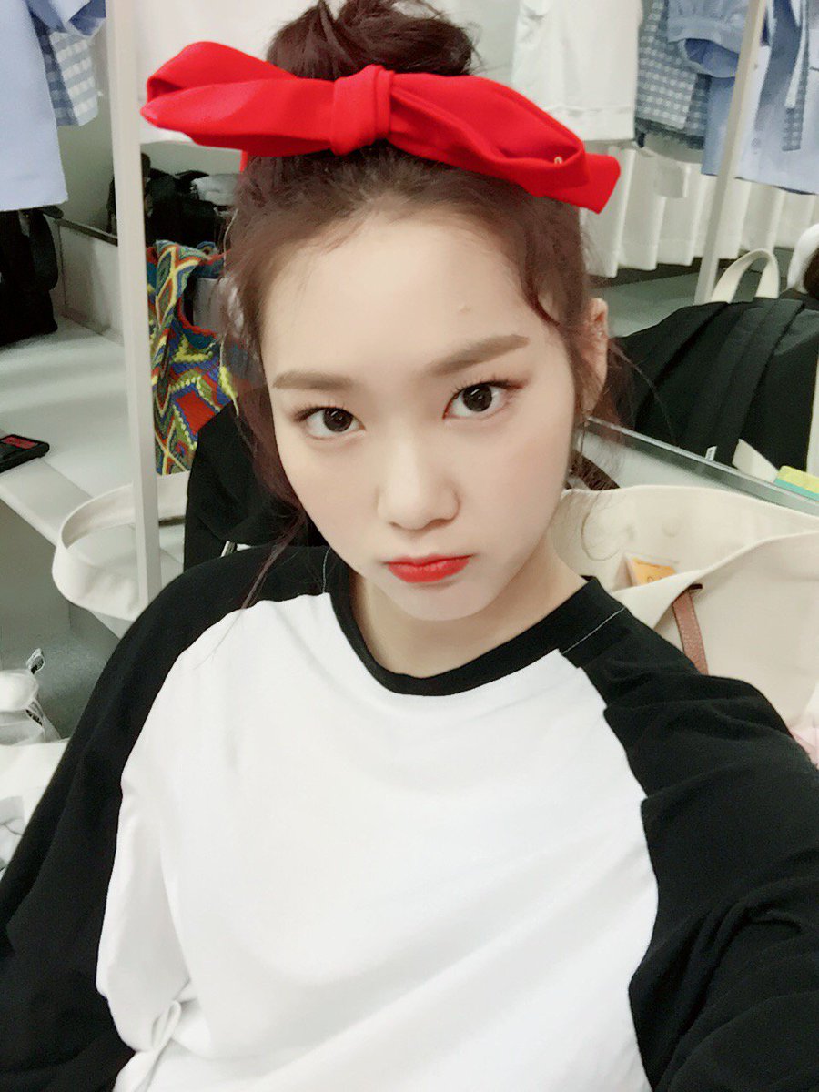 WM_OHMYGIRL's tweet photo. #오다주웠지호 #오랜만이지호 #묶죠 #굿밤
배고프다...🌝 https://t.co/d9AzF8quiX