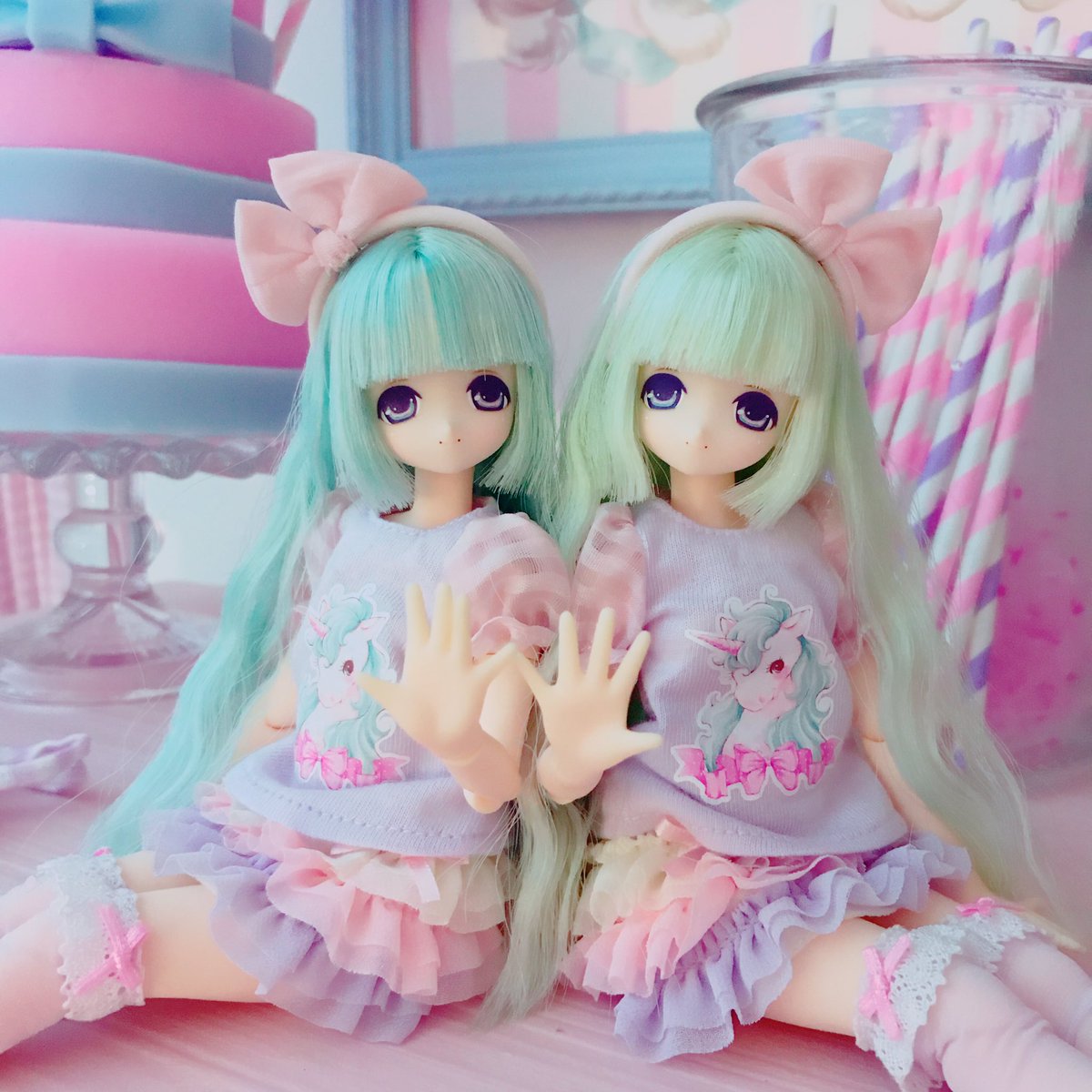 awa_mallon's tweet photo. とっても仲良しさん！MAKIさんのポスターも新しいのに変えた…☆

#azonejp #アゾカツ https://t.co/nmZKJxRrcg