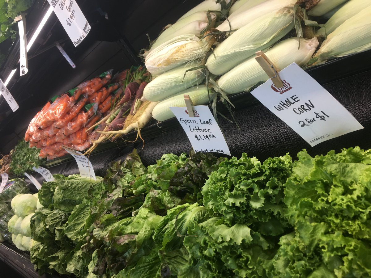 cobblemedia's tweet photo. Searching for a place to grab lunch today? Check out @curbmarket901 in the #CrosstownConcourse #brandsofmemphis #farmersmarket #choose901 https://t.co/6nZg0RFjb5
