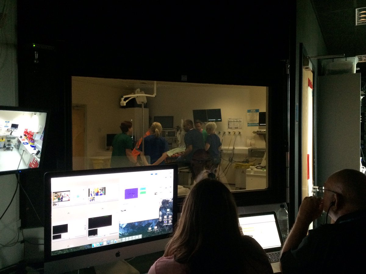 SisterScrappy's tweet photo. Control team overseeing the trauma team @MrSIMonLine @RCollEM @LancsHealthAcad intro to ST3 #makeEMgreat https://t.co/lnVc6nrov8