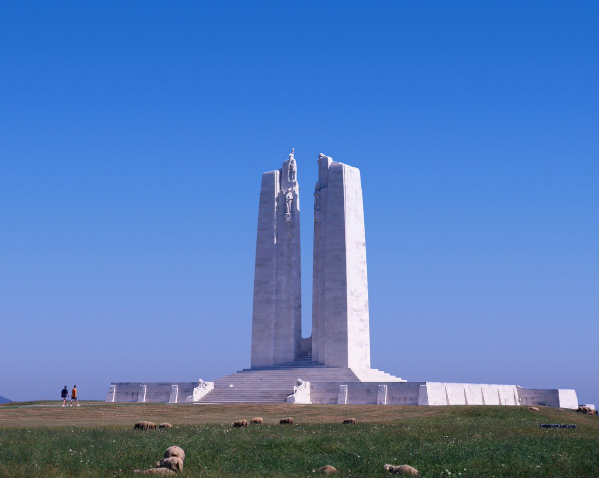 #OTD 1936: The #VimyRidgeMemorial is unveiled in France. At 27 metres tall, the towers commemorate fallen 🇨🇦 soldiers of the First World War