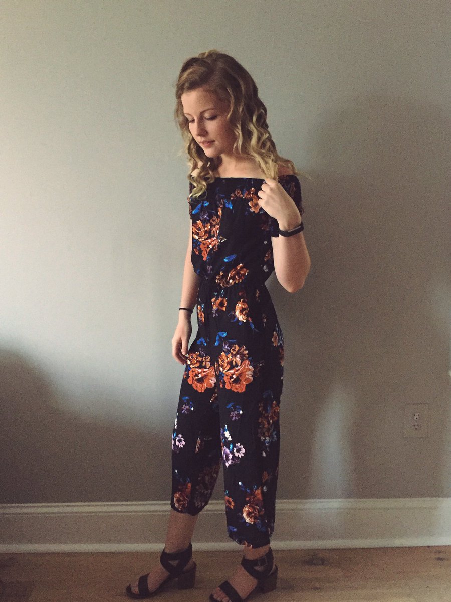 TGTInternMaddy's tweet photo. Had the pleasure of sporting some of the newer Target pieces on my vacation! It really (jump)suited the event I went to! #TargetInterns2017 https://t.co/EYryfCISX2