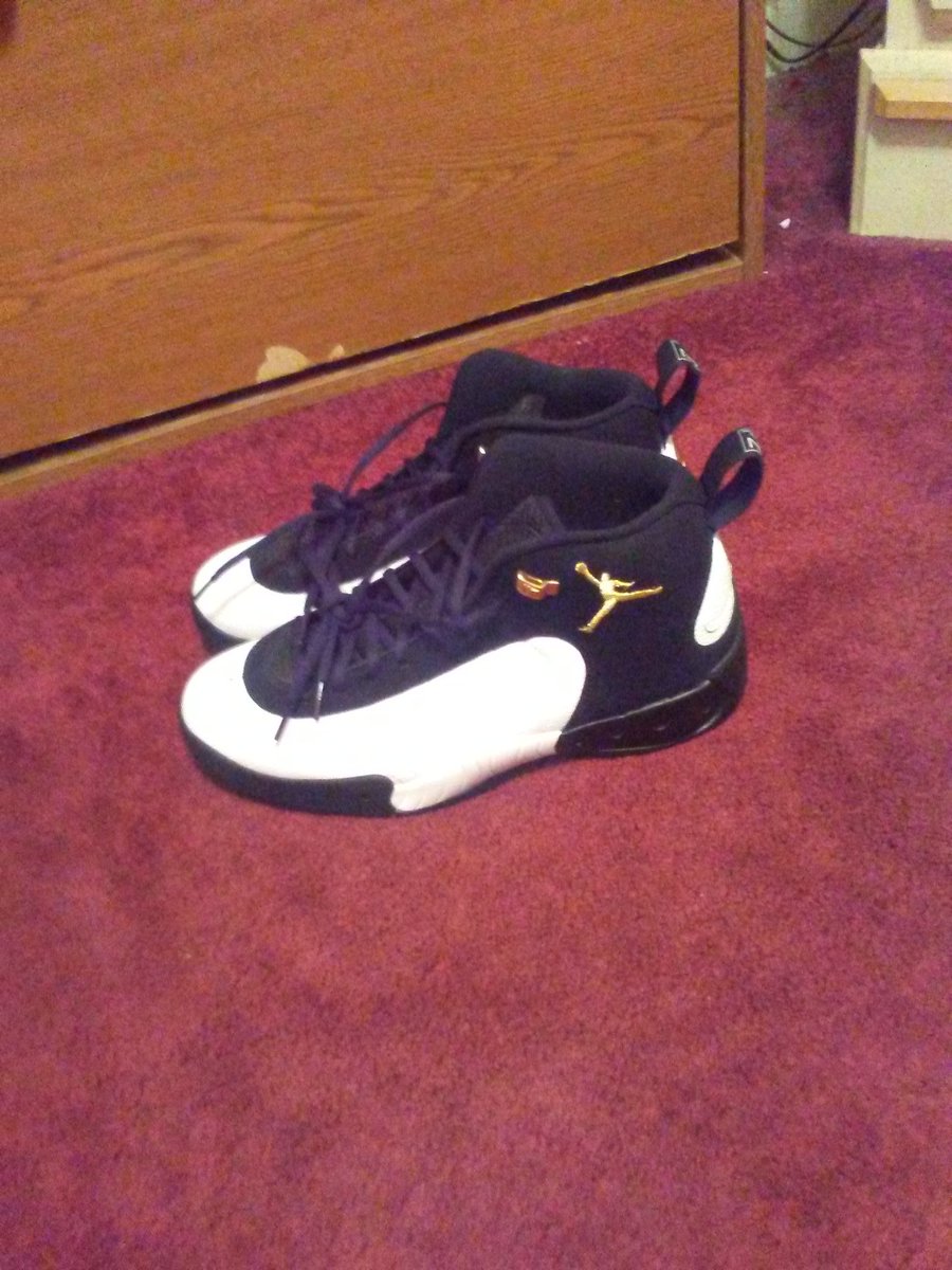 tyler2fy's tweet photo. Got these new j's yesterday https://t.co/isb67SskJz