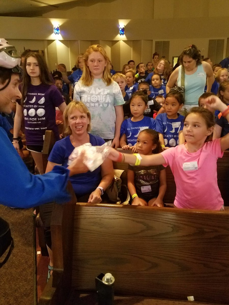 TrietschUMC's tweet photo. Our little helpers were so excited to give their @cca_helps food donations to Cosmic Clay! Thanks for giving. #tmumcVBS https://t.co/7UstyYAPLe