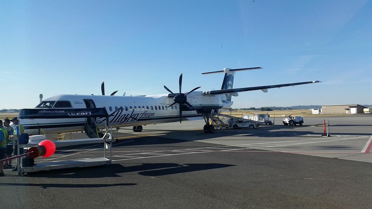 steve40years's tweet photo. Morning work flight from Spokane to Portland keeping it classy with a turbo prop https://t.co/UYhibZnUvf