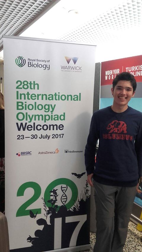 El alumno García Seleme está participando de la Olimpiada Internacional de Biología que se está disputando en Inglaterra. ¡¡Felicitaciones!!