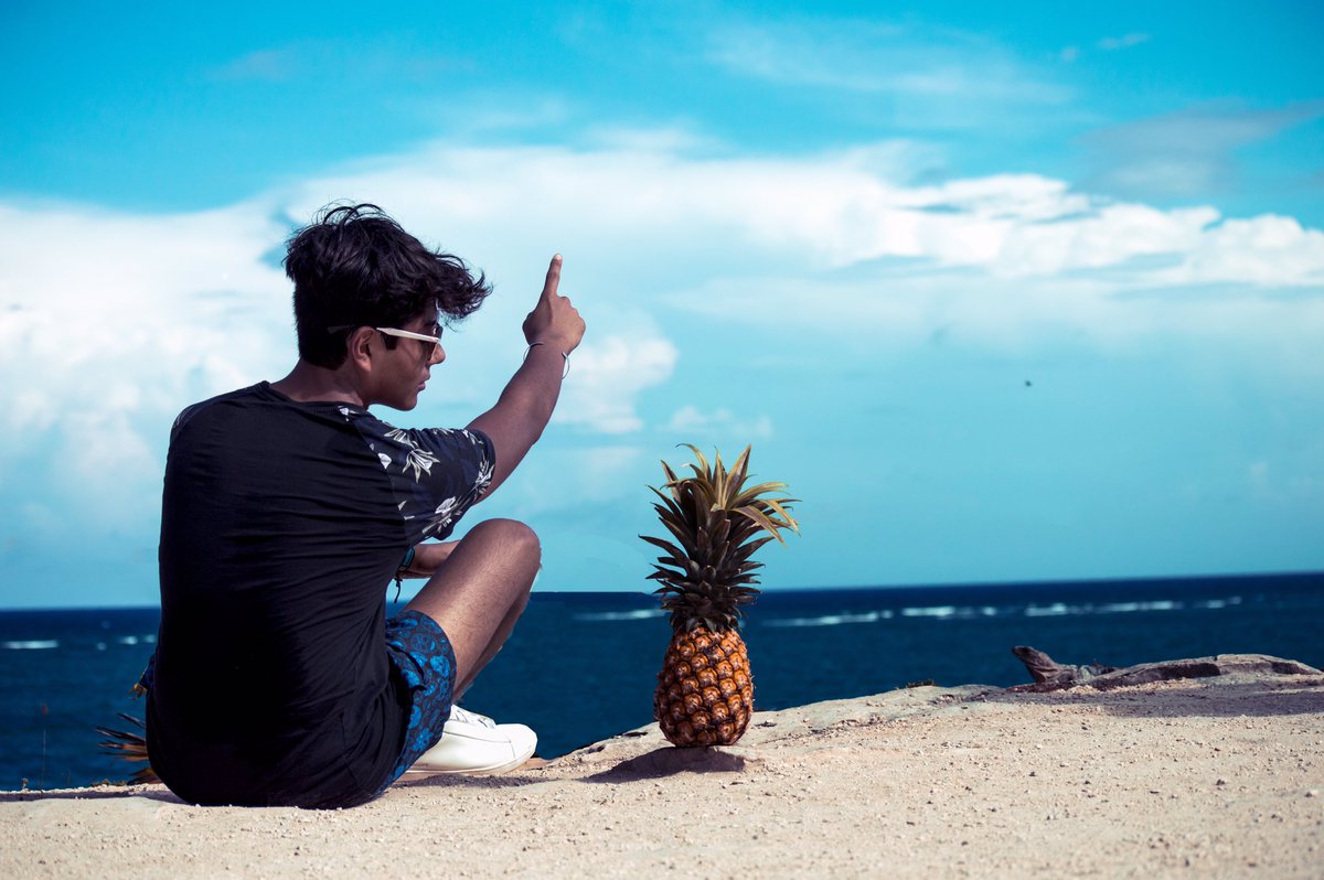 jayciiar's tweet photo. 🍍
#playa #sol #cancun #ibiza #travel #viajar#beach #sea #ocean #beauty#amazing #life #awesome   #summer #nature #sun #pinaple #piña #rayban https://t.co/zJWQTDVl3L